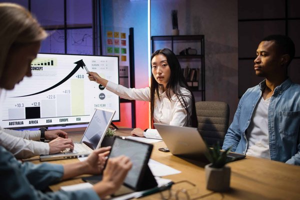 Quelle est la meilleure façon d'analyser et d'exploiter les statistiques d'un adversaire en basket ?